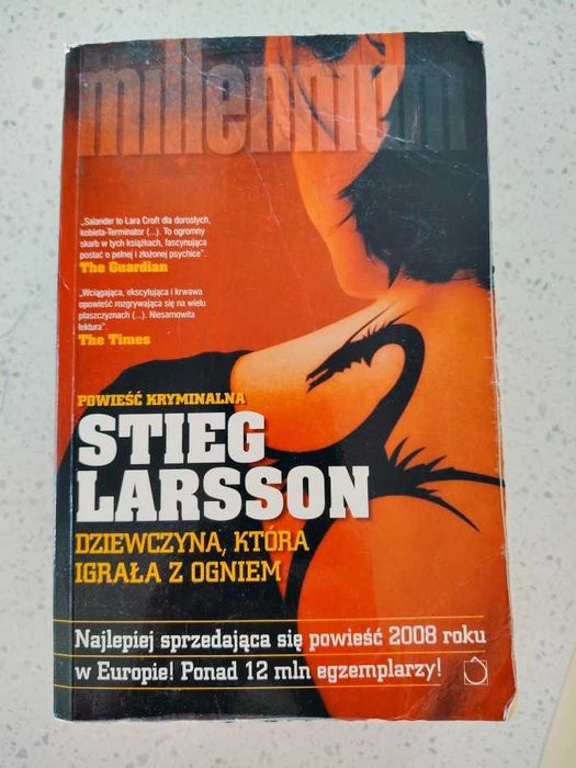 Stieg Larrson - Dziewczyna, która igrała z ogniem
