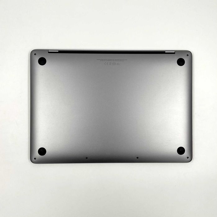 890$ MacBook Pro 13" 2022 M2 / 16 GB / 256gb SSD