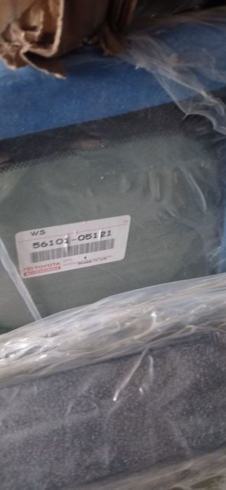 Скло автомобільне Toyota Avensis  ORIGINAL 56101-05121