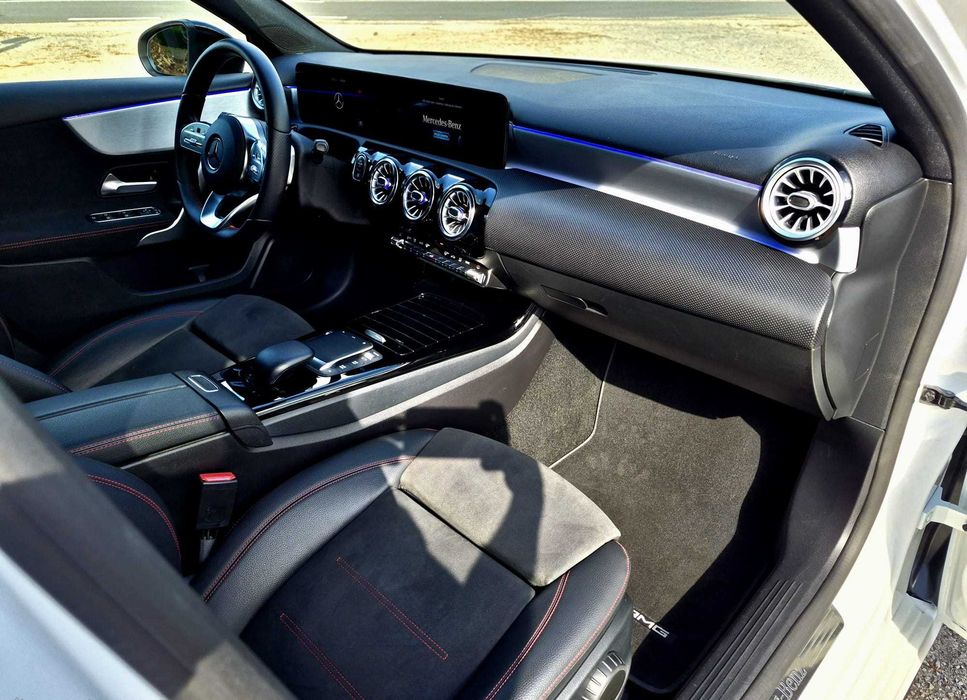 Mercedes-Benz A180 d AMG Line Auto Nacional
