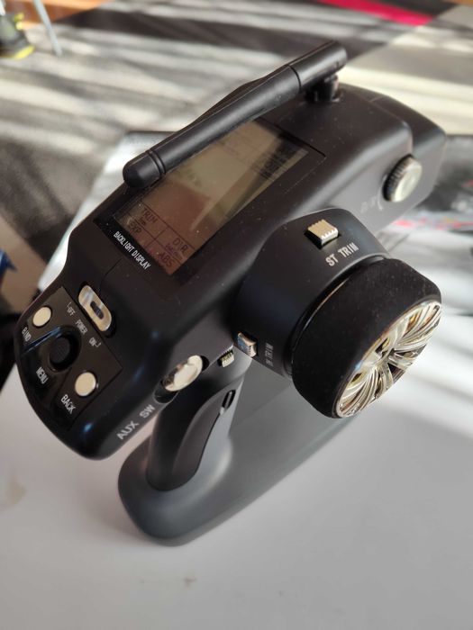 Model rc Wltoys 10428 rock crawler.