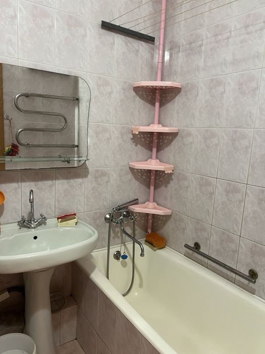 Продаж квартири вул. Басейна,17