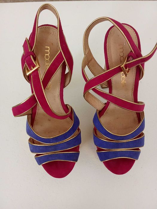 Sandálias de plataforma de camurça