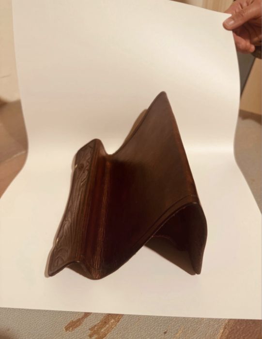 Suporte de Tablet em Couro