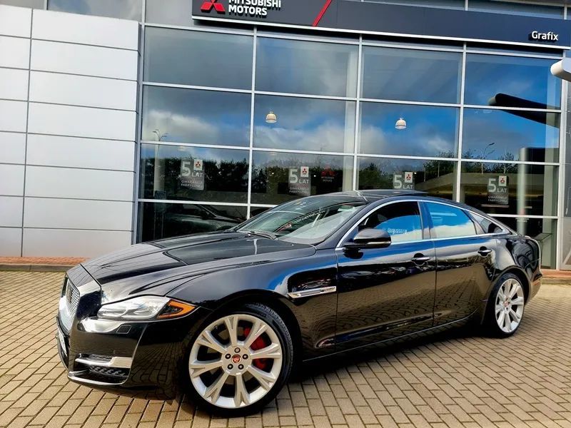 Jaguar XJ