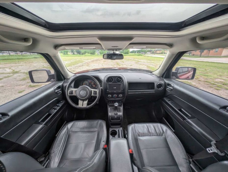 Jeep Patriot Latitude      2014