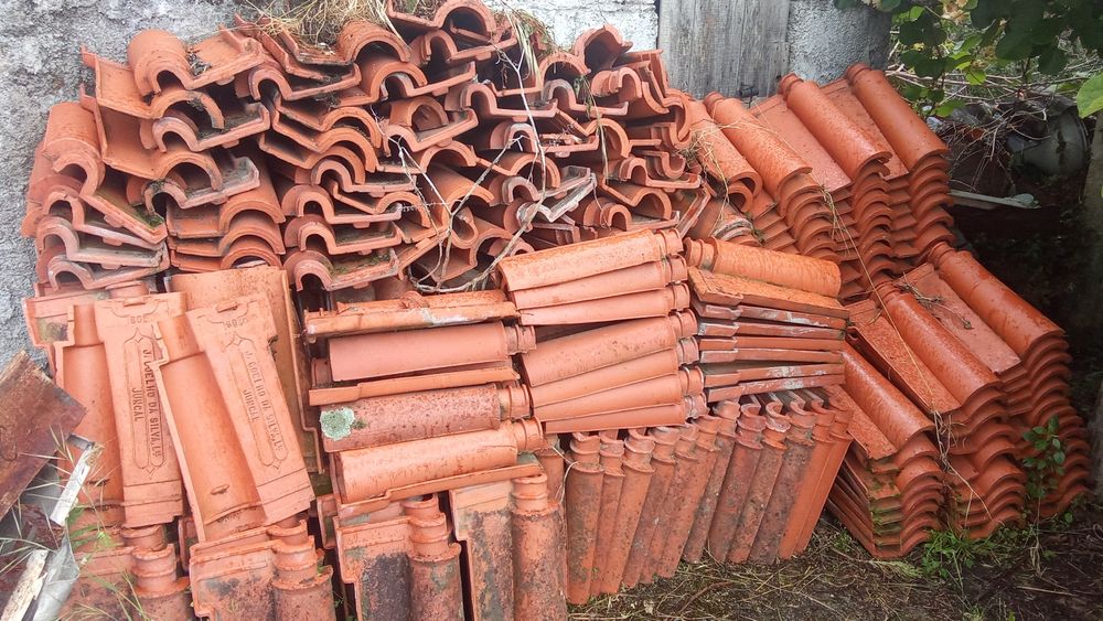 Telha de barro antiga