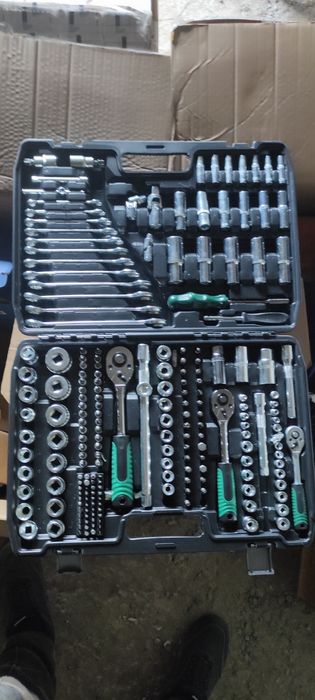 Набір ключів і торцевих головок 216 предметів в кейсі