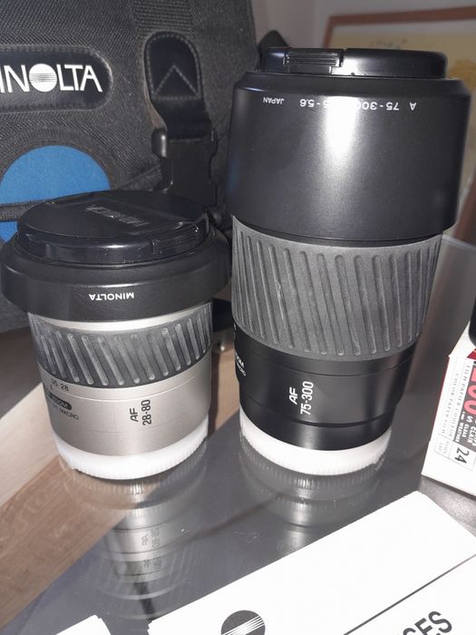 máquina fotográfica Minolta Dynax 505si de rolo com duas objetivas