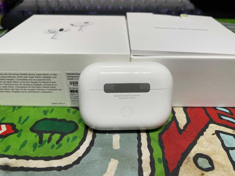 Oryginalne etui ładujące Apple AirPods Pro 2. Gen (A2700) - BEZ SŁUCHAWEK