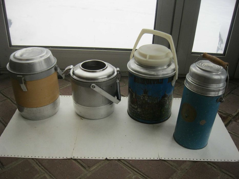 Продам термос ТЕМЕТ на 3 4  л без пробки