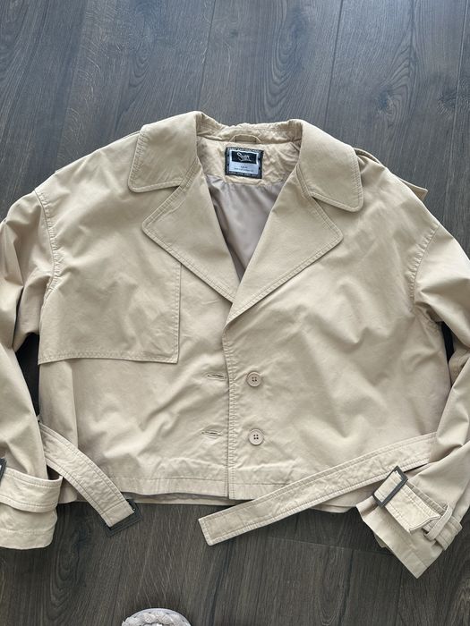 Бежевий вкорочений тренч Staff