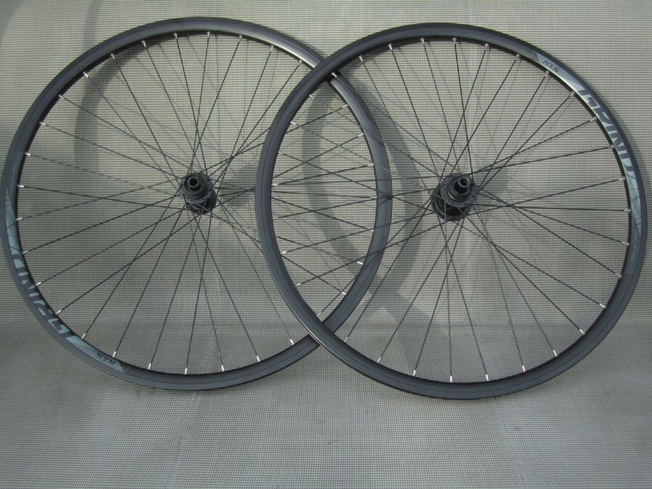 Koła 28/700c KLS GRIND piasty Novatec komplet P+T szosa gravel cross