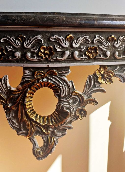 Conjunto credência e espelho (antiguidade)