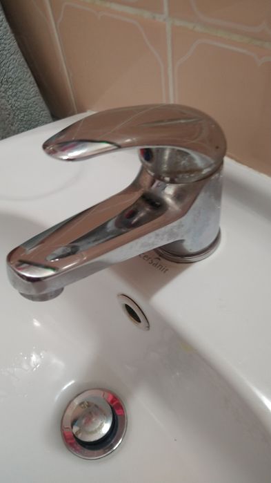 Bateria umywalkowa stojąca