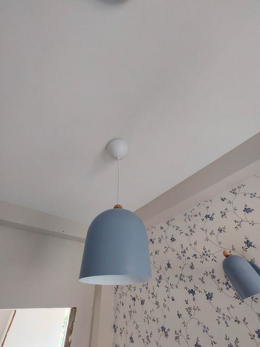 Lampy pokojowe i łazienka