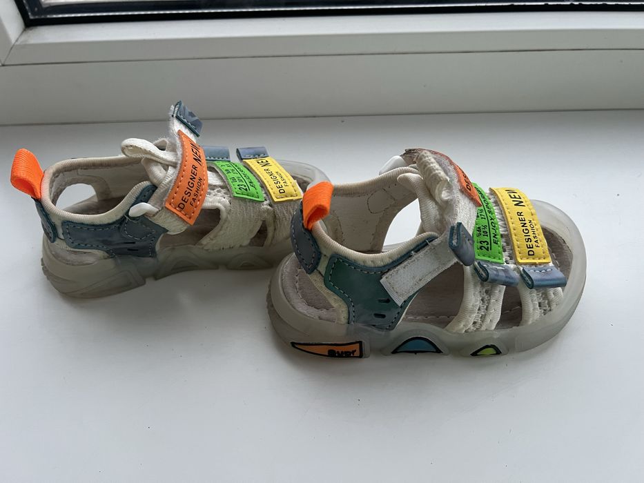 Босоніжки 22 розмір