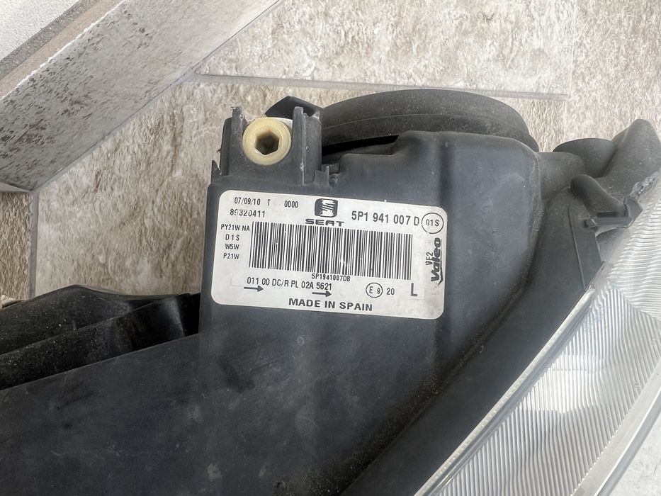 Lewa lampa leon lift xenon europa oryginał