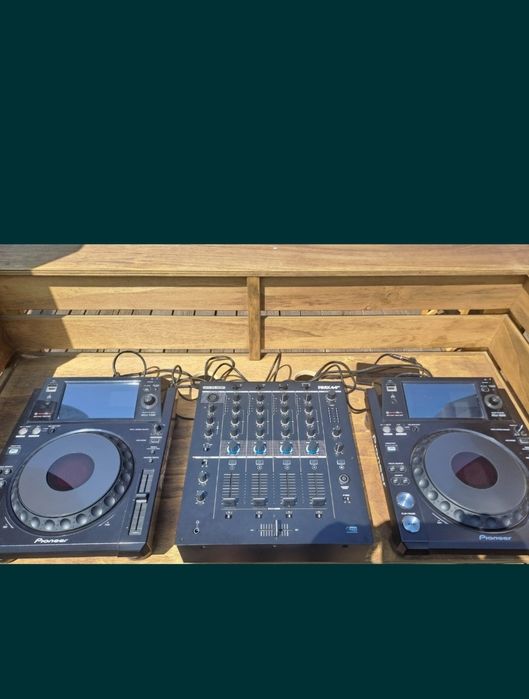 Aluguer de material de som e luzes para DJ