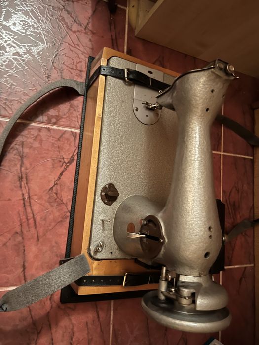 Швейна машинка tur 2