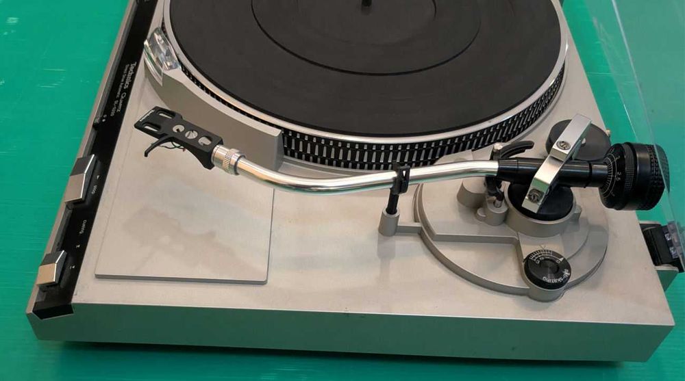 Giradiscos Technics SL-5200