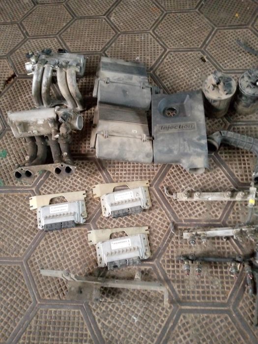 Коллектор впускной  таврия славута сенс. Инжектор  славута сенс ланос