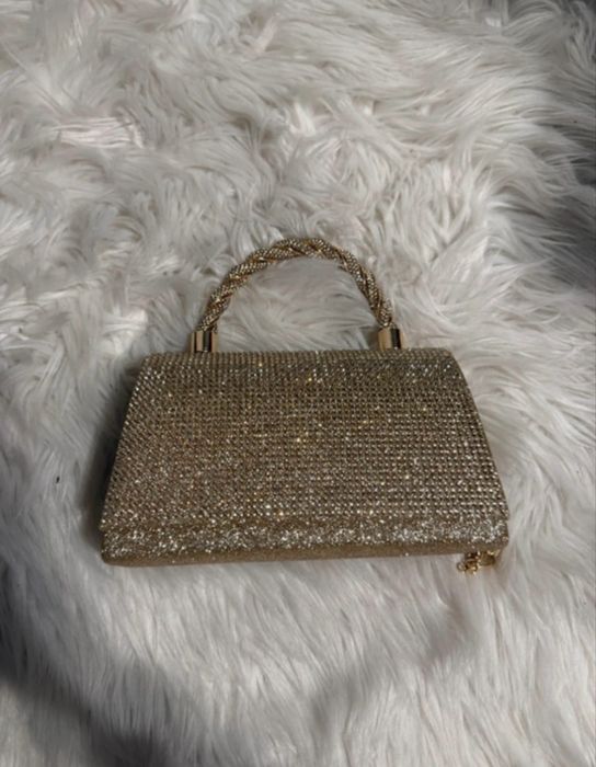 Złota torebka kuferek z cyrkoniami