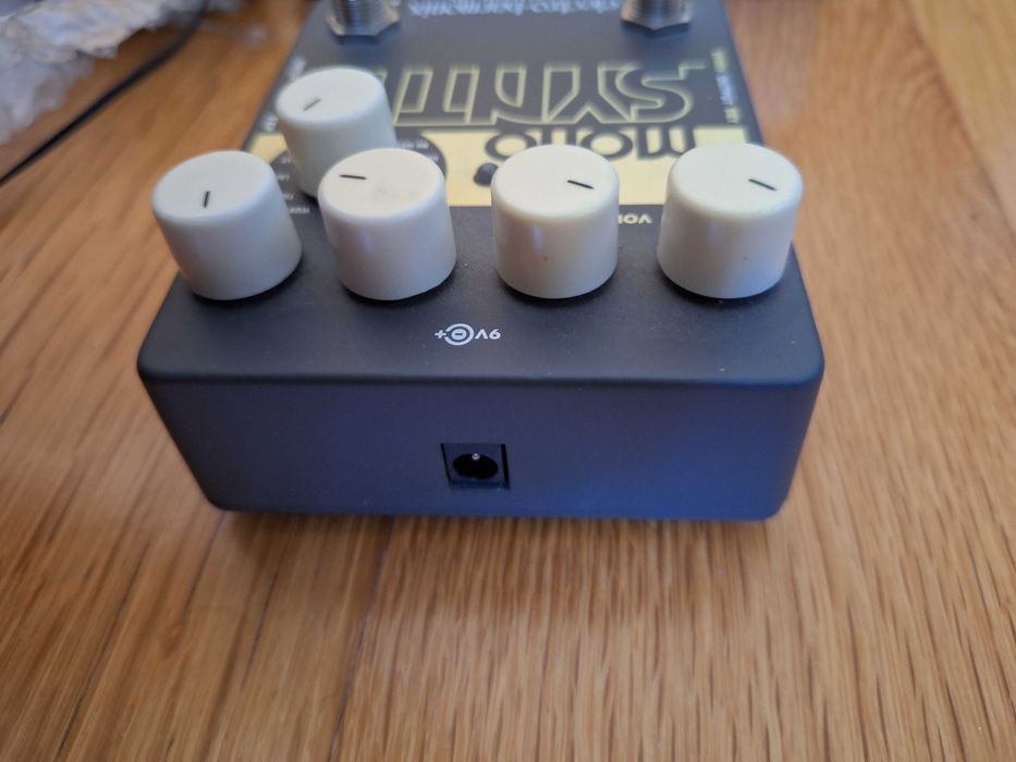 Pedal Sintetizador - Electro-Harmonix: Mono Synth