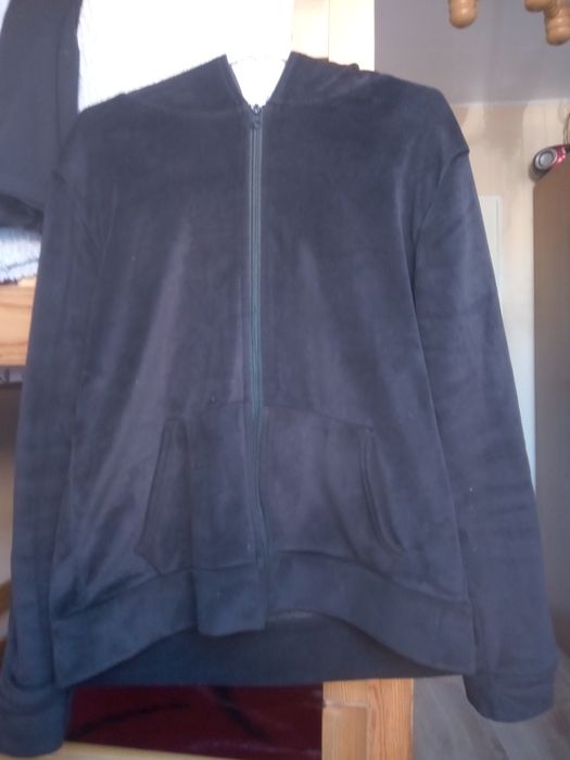 Sprzedam komplet spodnie i bluza z kapturem zapinana ocieplana