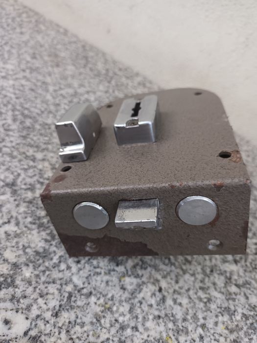 Fechadura  usada64297954467586121