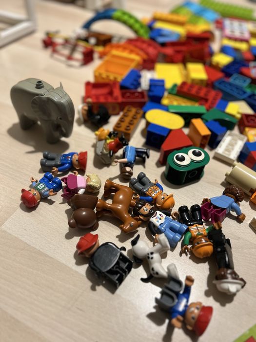 lego duplo elektryczna kolejka pociag samolot sklep straz pozarna zoo