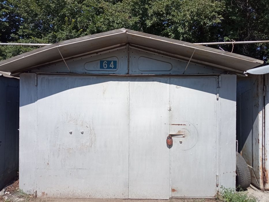 Продається гараж у кооперативі "Тополь"