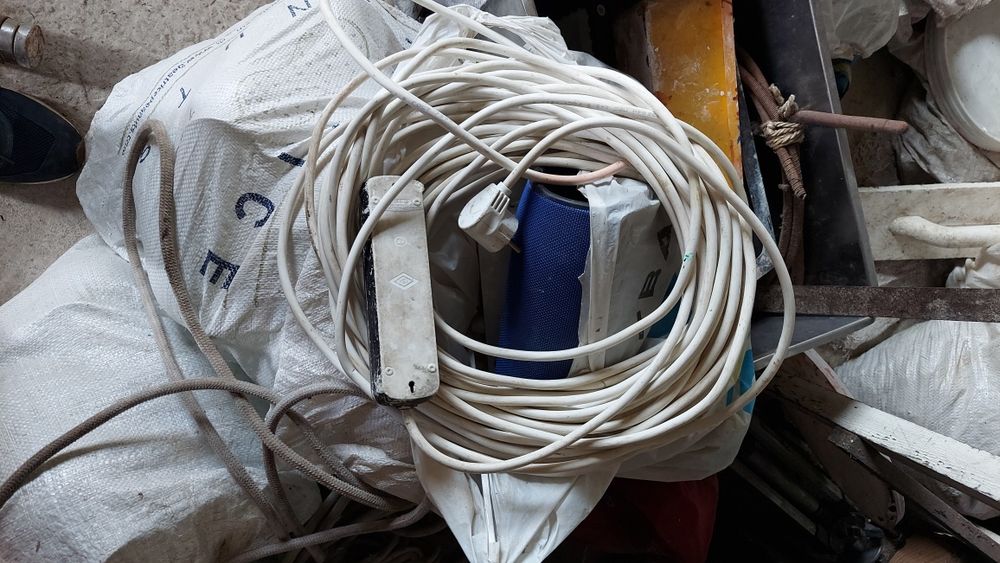 Інструмени ,перфоратор...