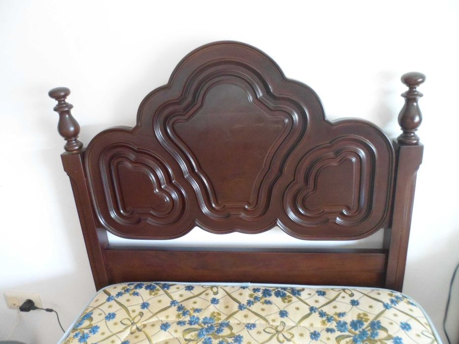Cama de Solteiro madeira maciça