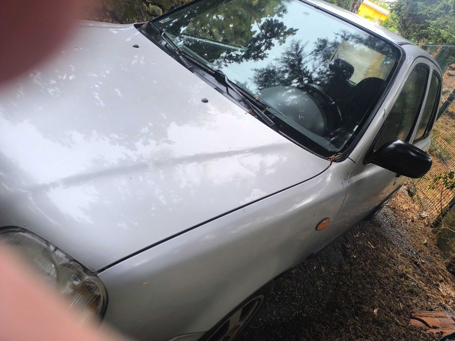 Nissan Micra 1.3 caixa automática avariada de 2000