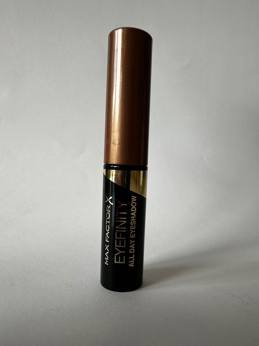 Cień do oczu Wibo / Cień w płynie Rimmel / Żel do brwi Elf