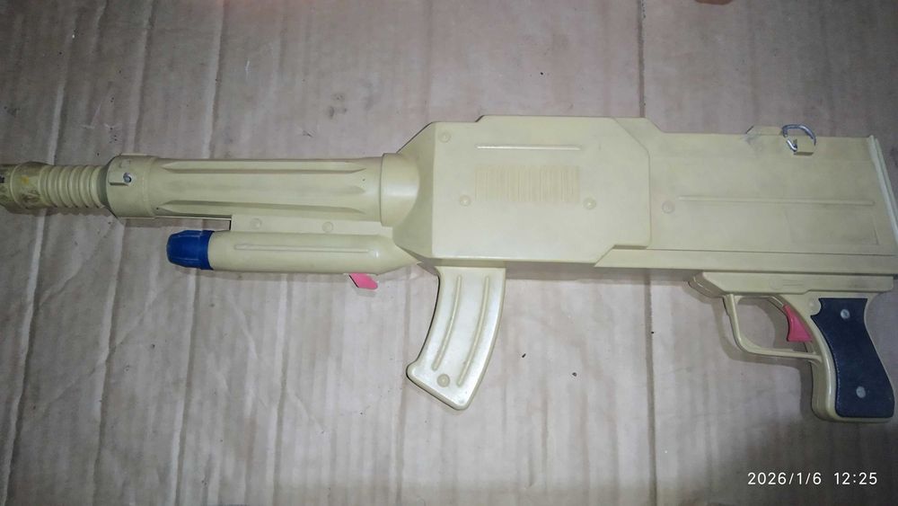 Радянський дитячий автомат-бластер