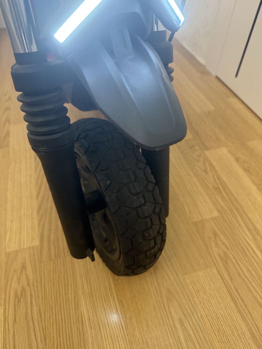 Продам Електросамокат Segway Ninebot ZT3 Pro E