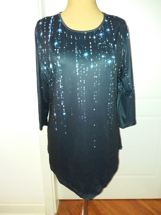 Czarna bluzka z niebieskim nadrukiem rękaw 3/4 r. 44