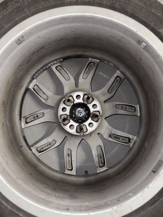 Felgi BMW X5 G05 R19 + opony zimowe Continental