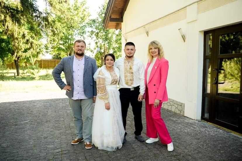 Тамада + жива музика, діджей, спецефекти. Студія "НАЙКРАЩИЙ ДЕНЬ"