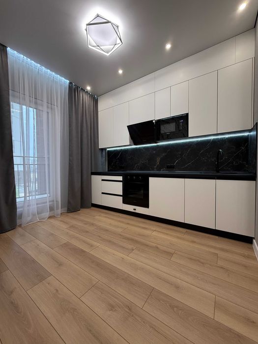 2 комн квартира  от Kadorr Group на Краснова. Ремонт, мебель, техника