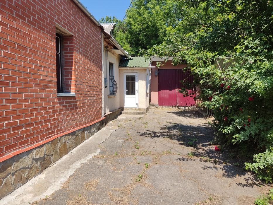 Продаж ч/ б,район центрального ринку