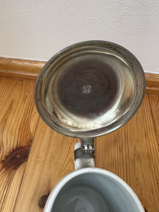 Piękny kufel z cynowym wieczkiem Bazylea