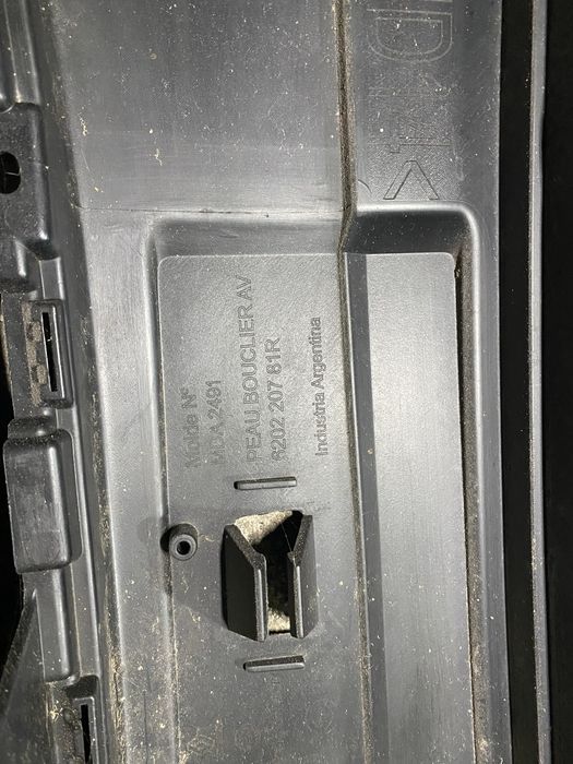 Párachoque Renault kangoo