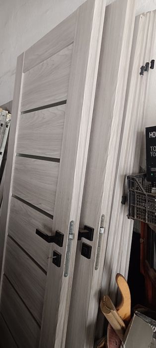 Drzwi wejściowe i wewnętrzne nowoczesne przesxklone