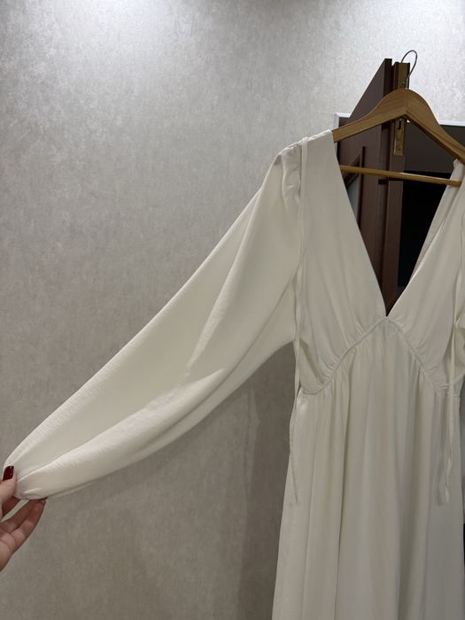 Сукня білого кольру L-XL