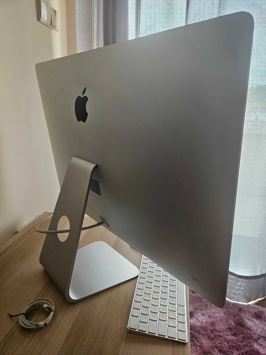 Vendo iMac 27" Retina 5K (modelo de 2017), em excelente estado estético e totalmente funcional