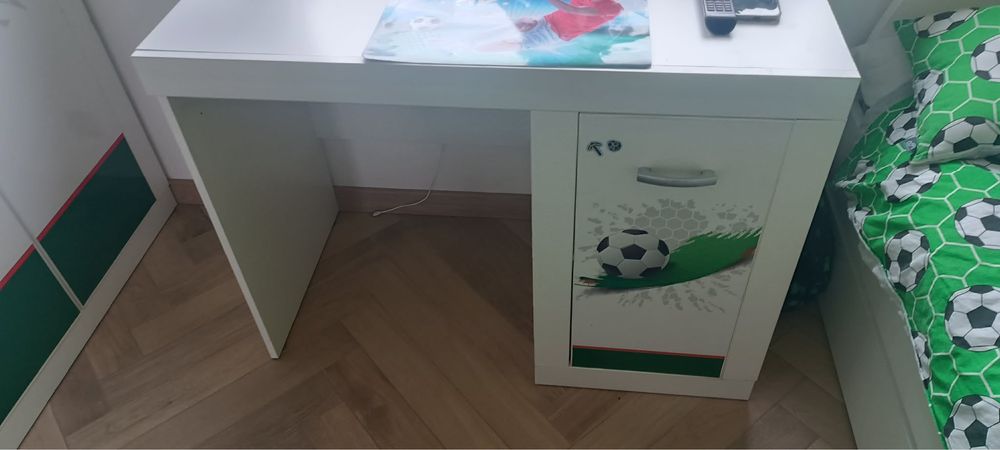 Sprzedam zestaw mebli