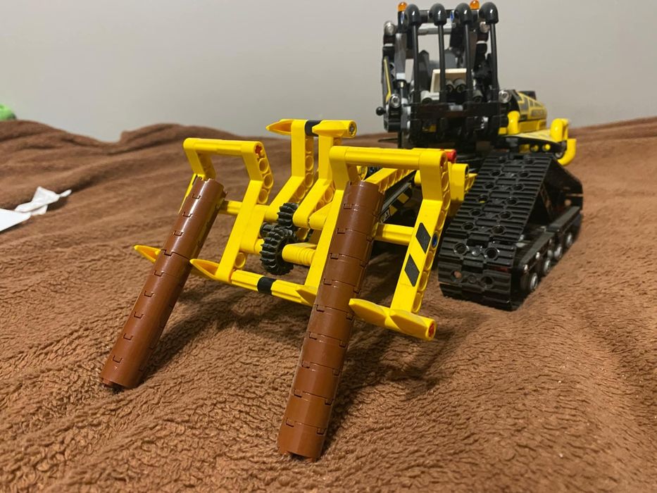 Koparka gąsienicowa LEGO